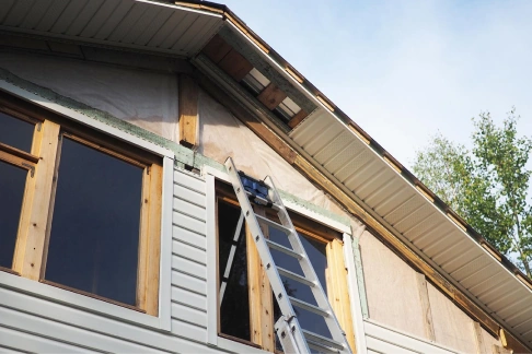 SIDING REPAIR & INSTALLATION