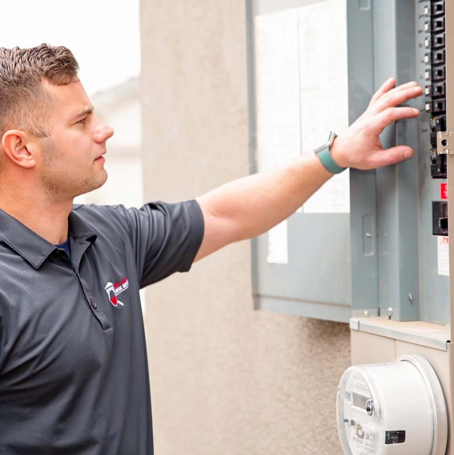Our expert inspects the kitchen